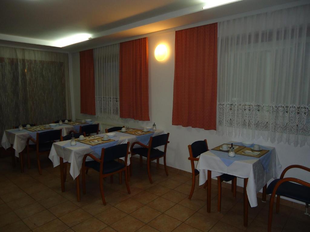 Bed and Breakfast Pansion Antonio à Slavonski Brod Extérieur photo