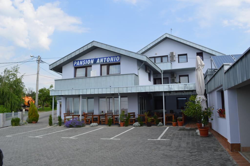 Bed and Breakfast Pansion Antonio à Slavonski Brod Extérieur photo