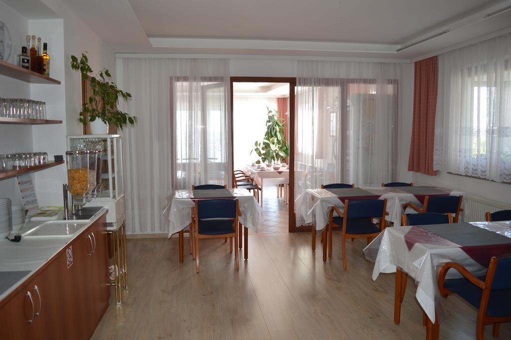 Bed and Breakfast Pansion Antonio à Slavonski Brod Extérieur photo