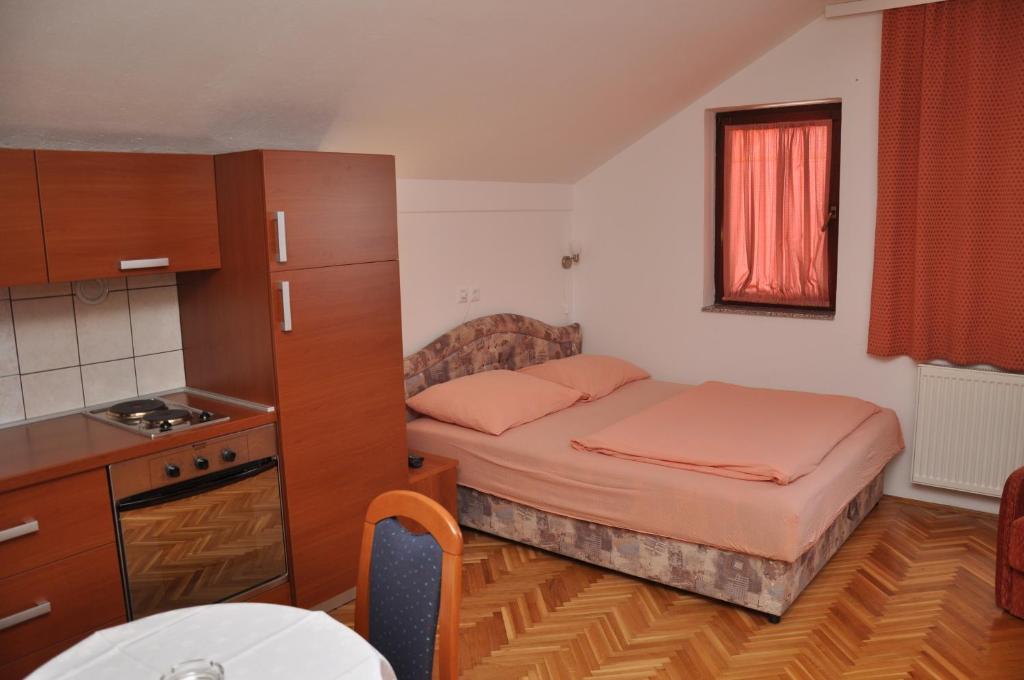 Bed and Breakfast Pansion Antonio à Slavonski Brod Extérieur photo