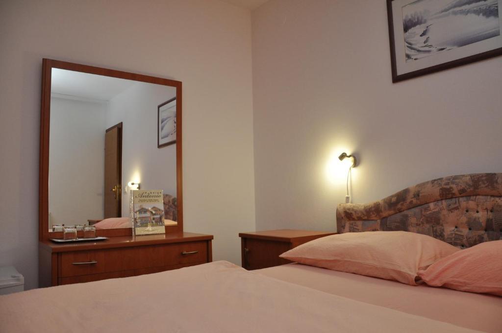 Bed and Breakfast Pansion Antonio à Slavonski Brod Extérieur photo